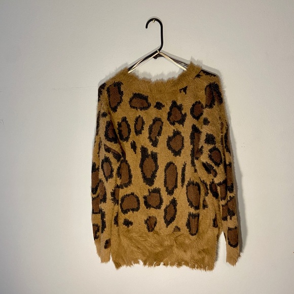 Umgee Cream Mix Animal Print Fuzzy Soft Sweater - Picture 2 of 5